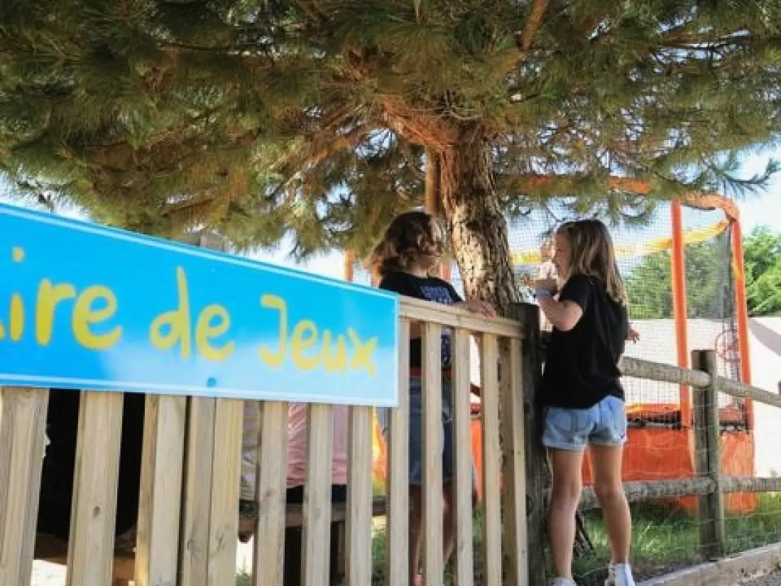 Camping Paradis - Le Grand R  4 étoiles★★★★