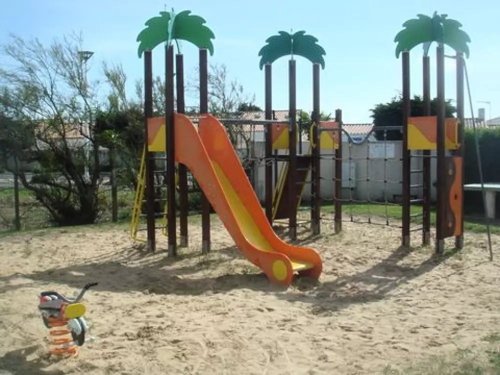 Camping Paradis - Le Grand R  4 étoiles★★★★