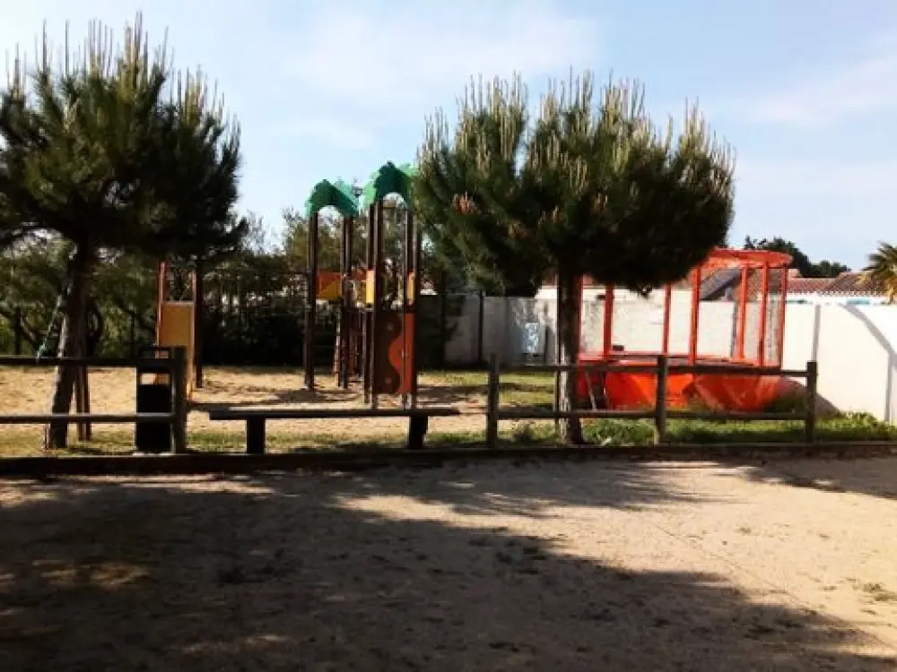 Camping Paradis - Le Grand R  4 étoiles★★★★