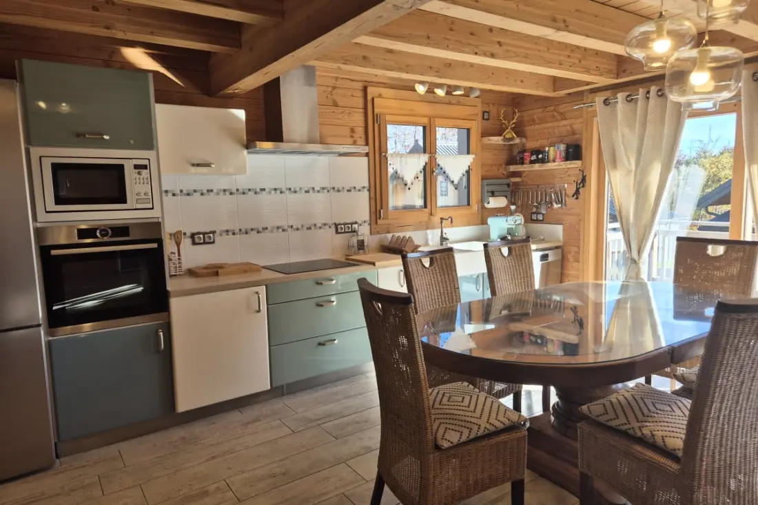Chalet D'exception à Louer à La Féclaz – 4 Chambres, 10 Couchages