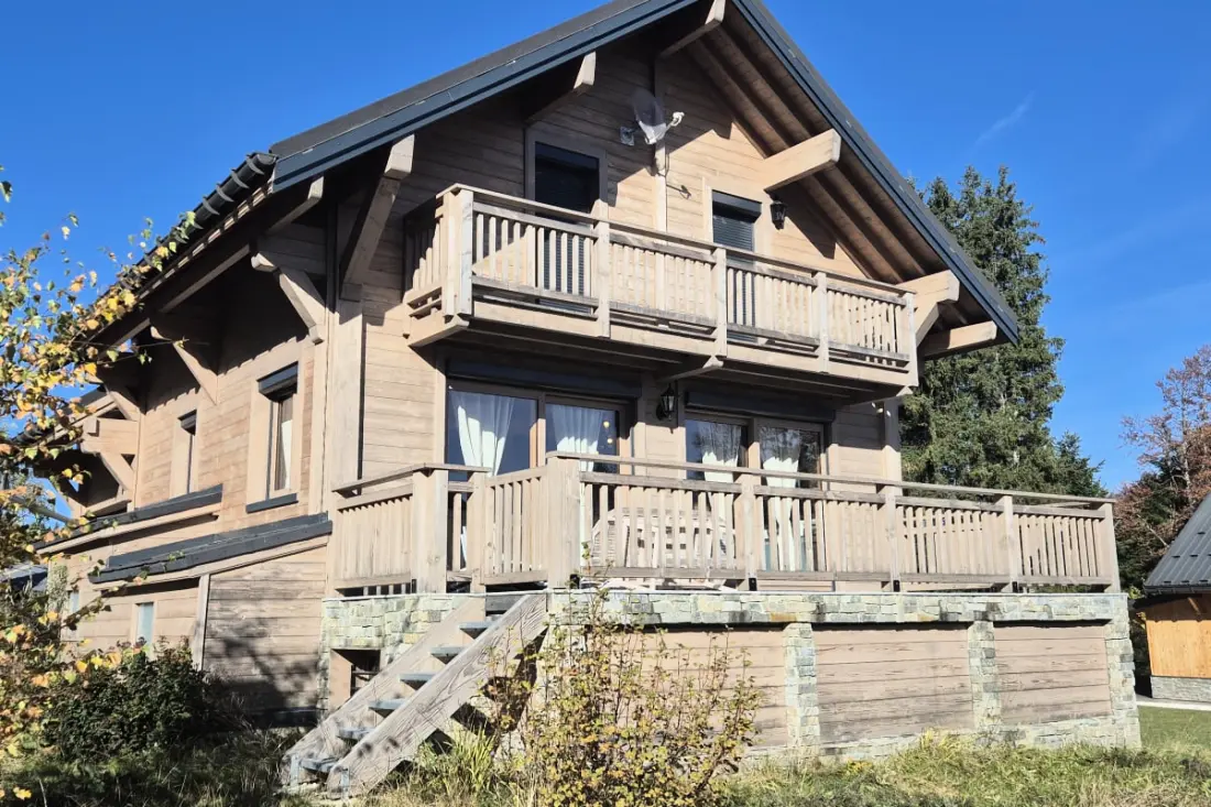 Chalet D'exception à Louer à La Féclaz – 4 Chambres, 10 Couchages