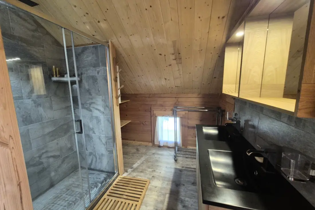 Chalet D'exception à Louer à La Féclaz – 4 Chambres, 10 Couchages