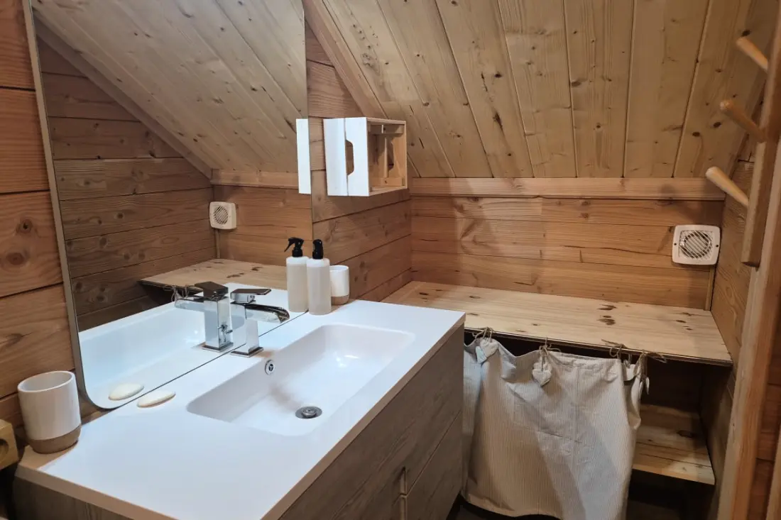 Chalet D'exception à Louer à La Féclaz – 4 Chambres, 10 Couchages