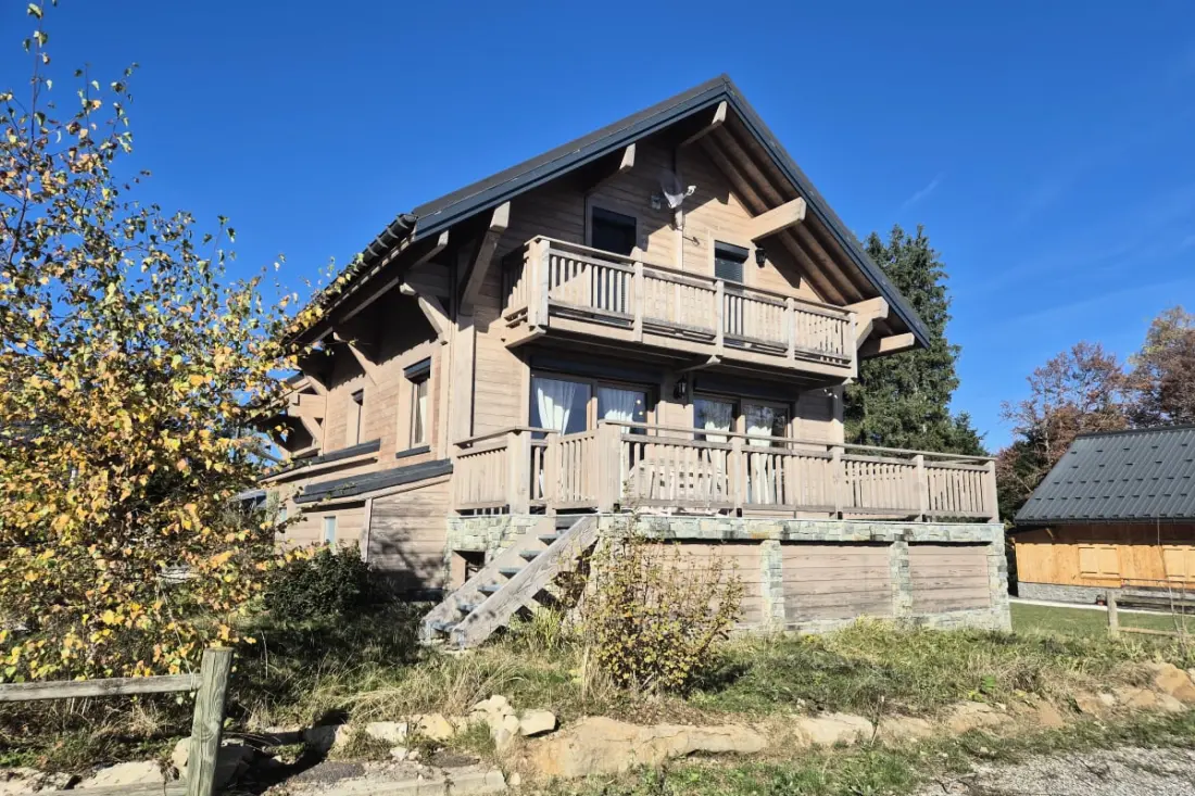 Chalet D'exception à Louer à La Féclaz – 4 Chambres, 10 Couchages