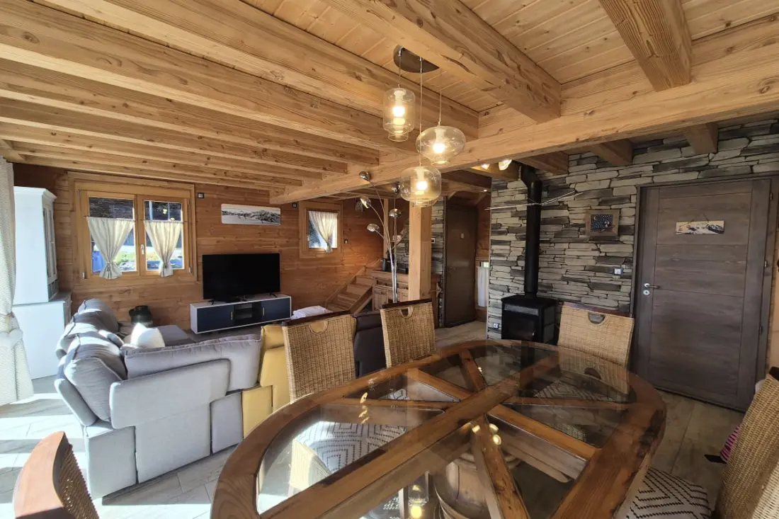 Chalet D'exception à Louer à La Féclaz – 4 Chambres, 10 Couchages