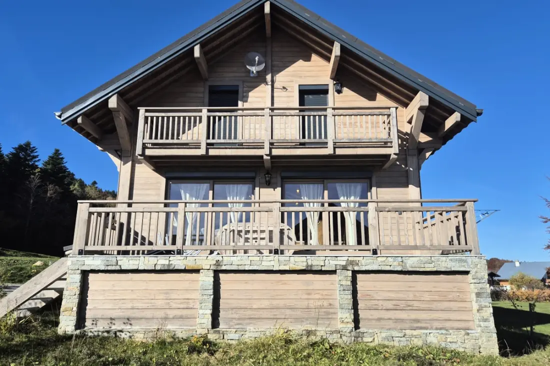 Chalet D'exception à Louer à La Féclaz – 4 Chambres, 10 Couchages
