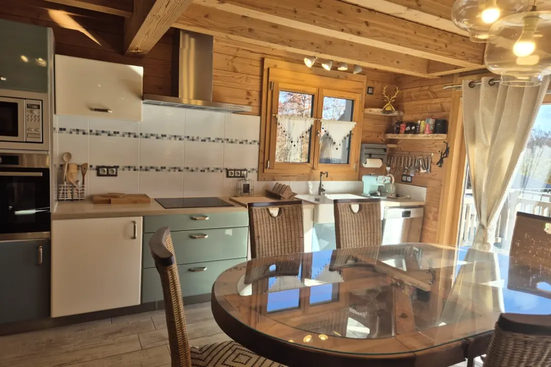 Chalet D'exception à Louer à La Féclaz – 4 Chambres, 10 Couchages