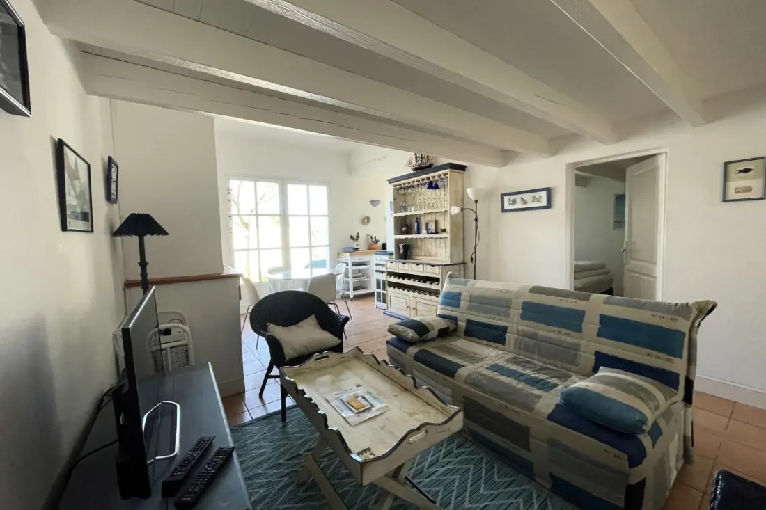 Jolie Maison Bord De Mer Avec Jardin Et Terrasse.