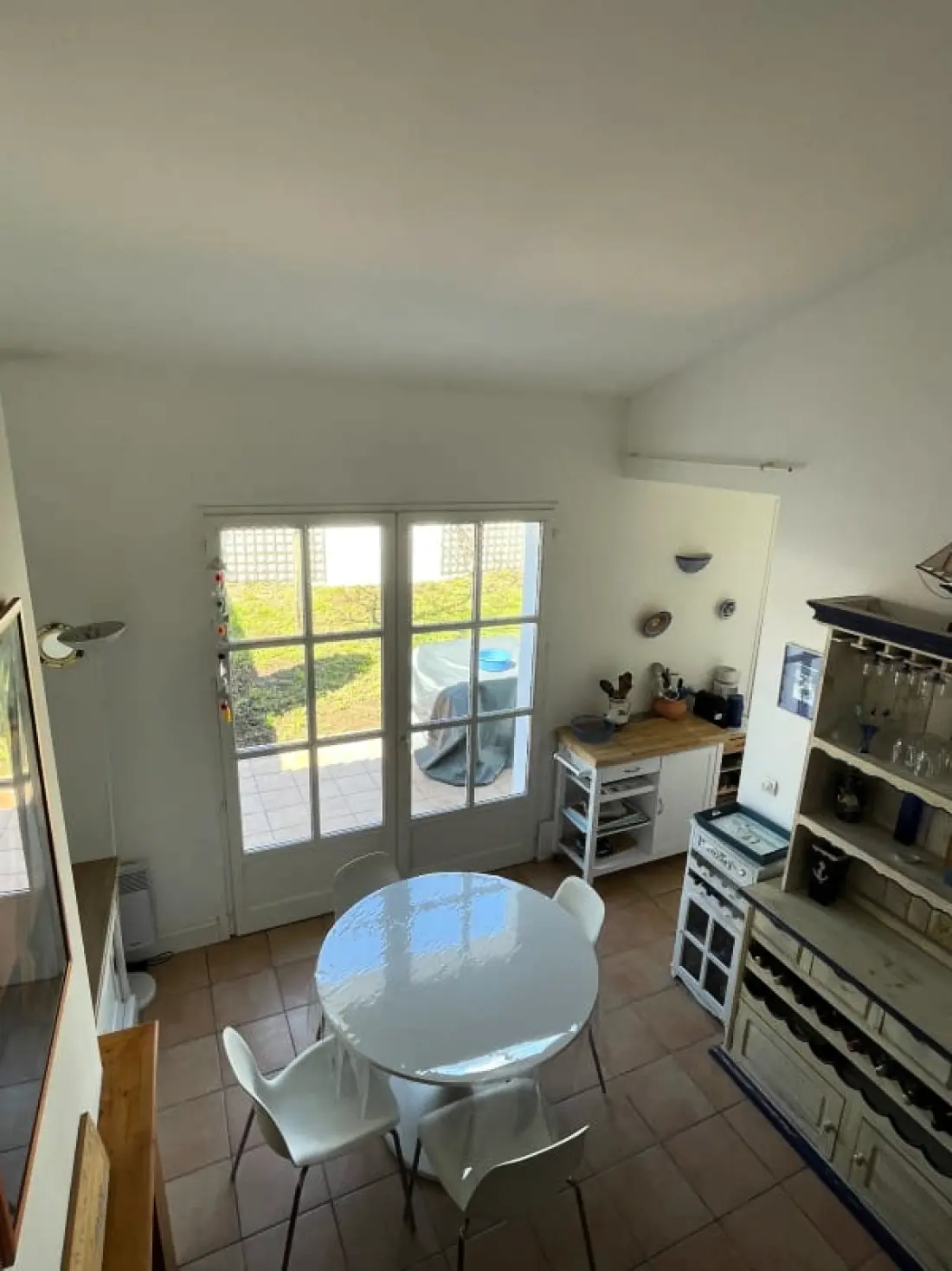 Jolie Maison Bord De Mer Avec Jardin Et Terrasse.