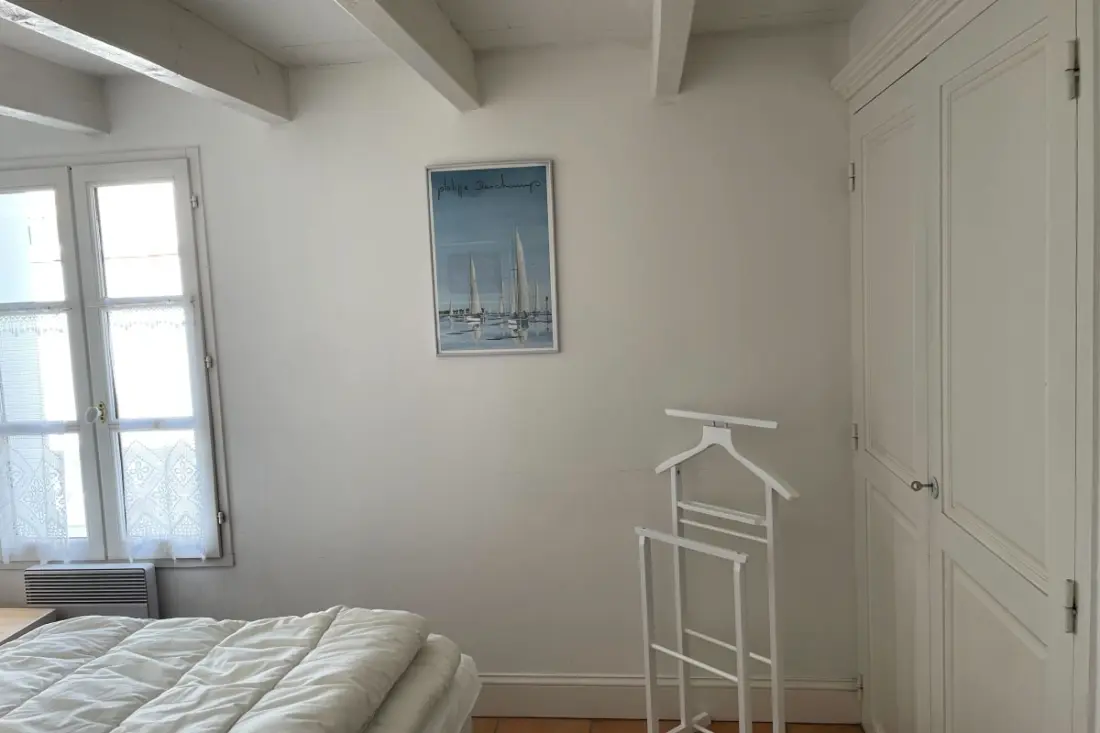 Jolie Maison Bord De Mer Avec Jardin Et Terrasse.