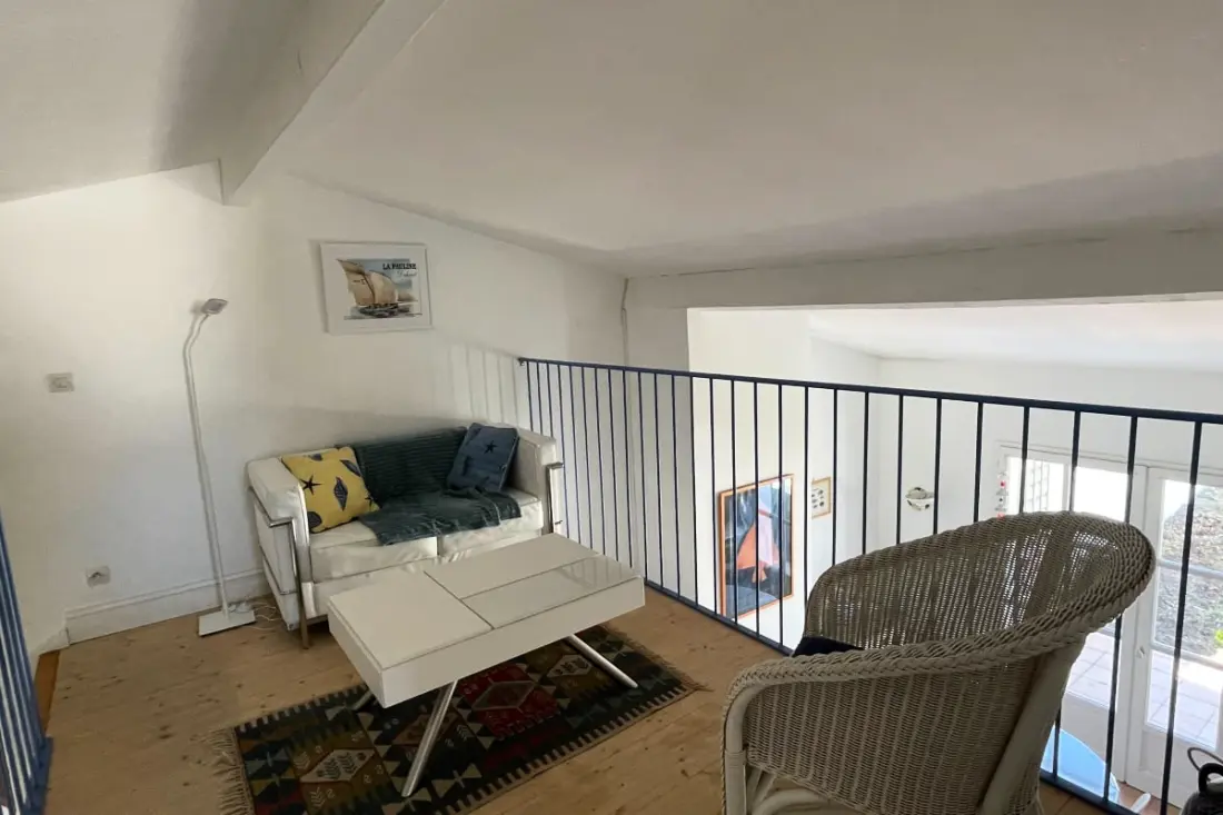 Jolie Maison Bord De Mer Avec Jardin Et Terrasse.
