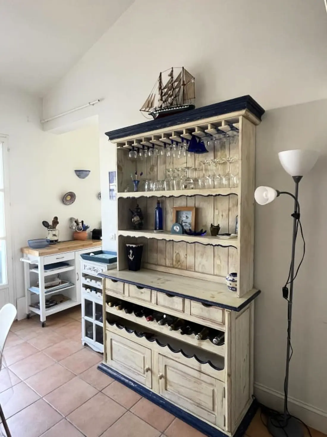 Jolie Maison Bord De Mer Avec Jardin Et Terrasse.