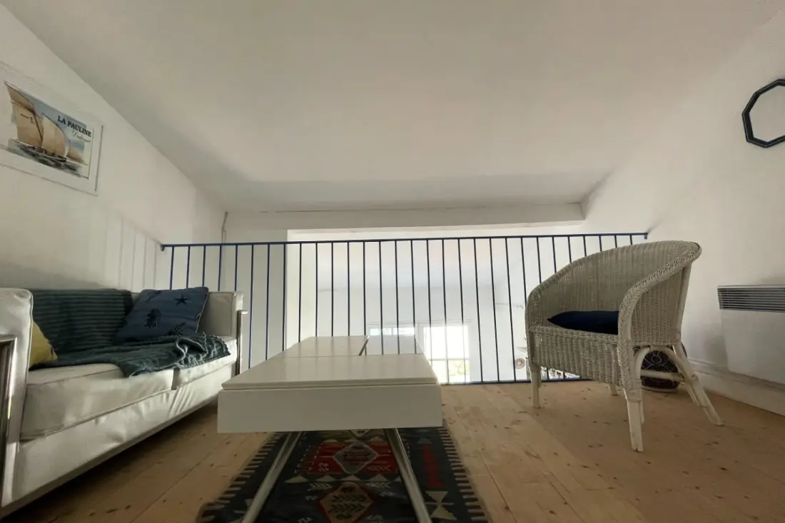 Jolie Maison Bord De Mer Avec Jardin Et Terrasse.