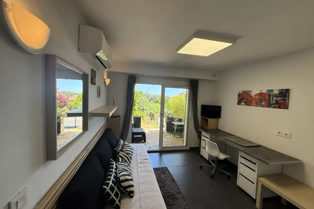 Studio Climatisé Avec Terrasse Au Calme - La Garde