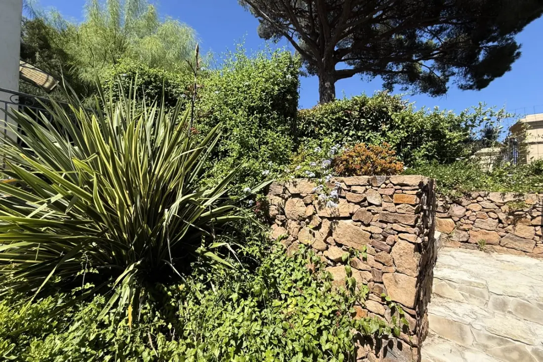 Studio Climatisé Avec Terrasse Au Calme - La Garde