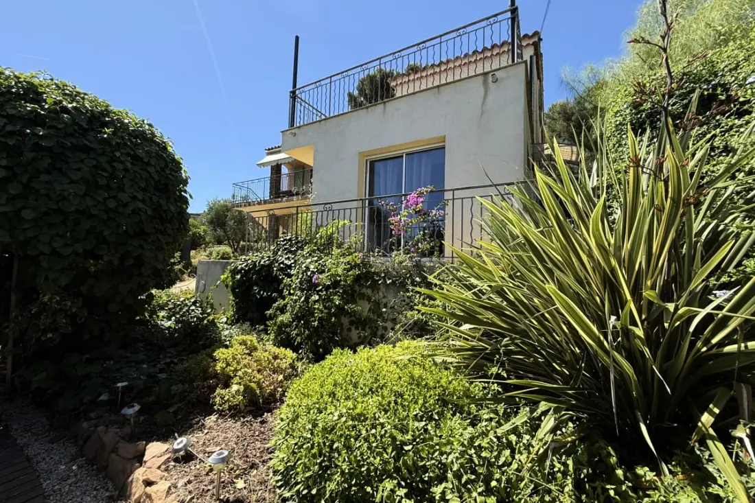Studio Climatisé Avec Terrasse Au Calme - La Garde