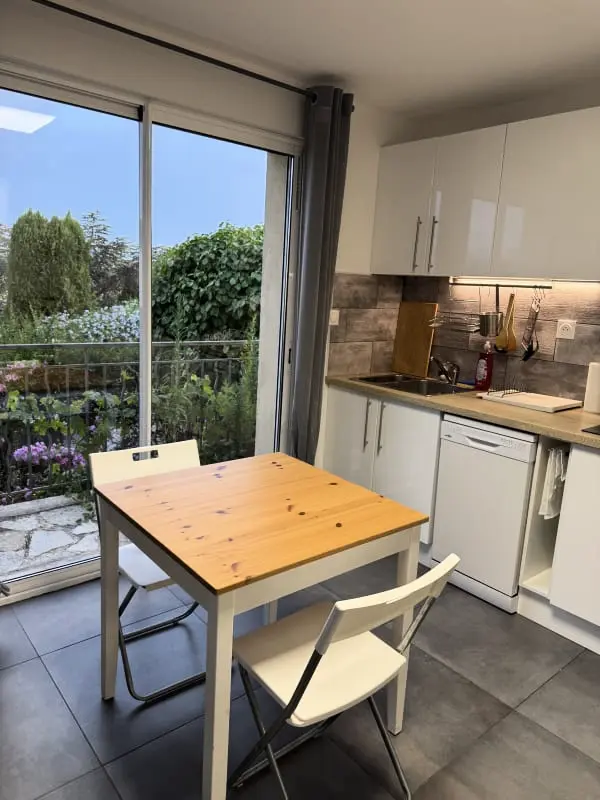 Studio Cosy Dans Villa, Climatisé, Terrasse - La Garde