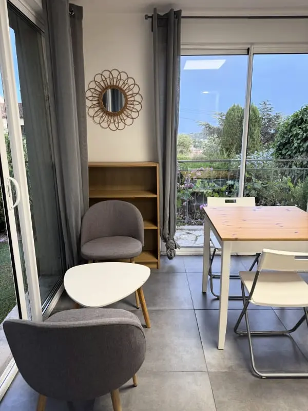 Studio Cosy Dans Villa, Climatisé, Terrasse - La Garde
