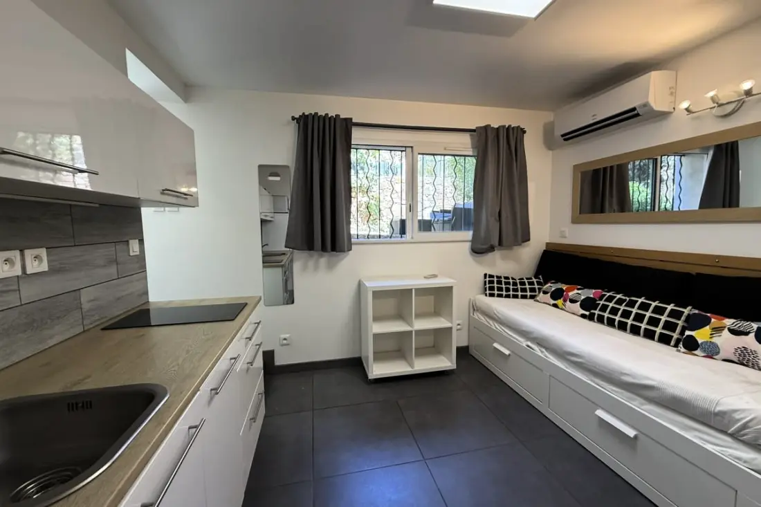Studio Moderne, Climatisé, Avec Grande Terrasse - La Garde