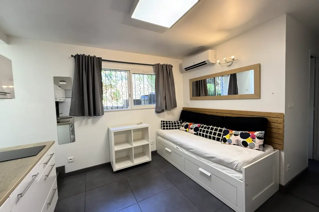 Studio Moderne, Climatisé, Avec Grande Terrasse - La Garde