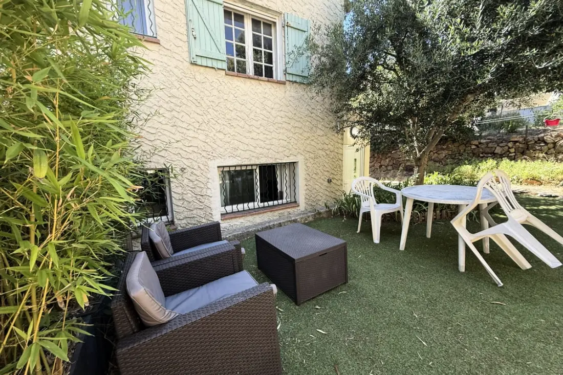 Studio Moderne, Climatisé, Avec Grande Terrasse - La Garde