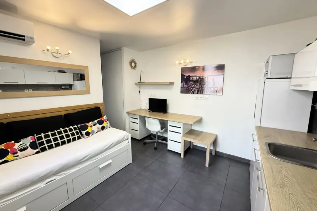 Studio Moderne, Climatisé, Avec Grande Terrasse - La Garde