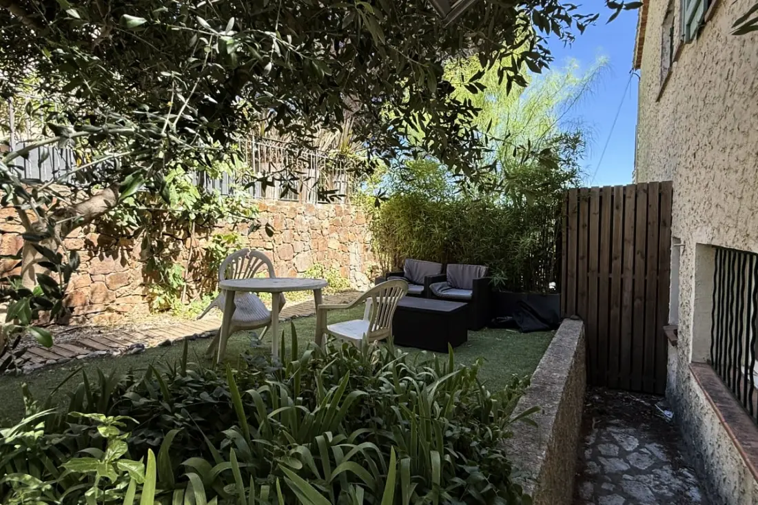 Studio Moderne, Climatisé, Avec Grande Terrasse - La Garde