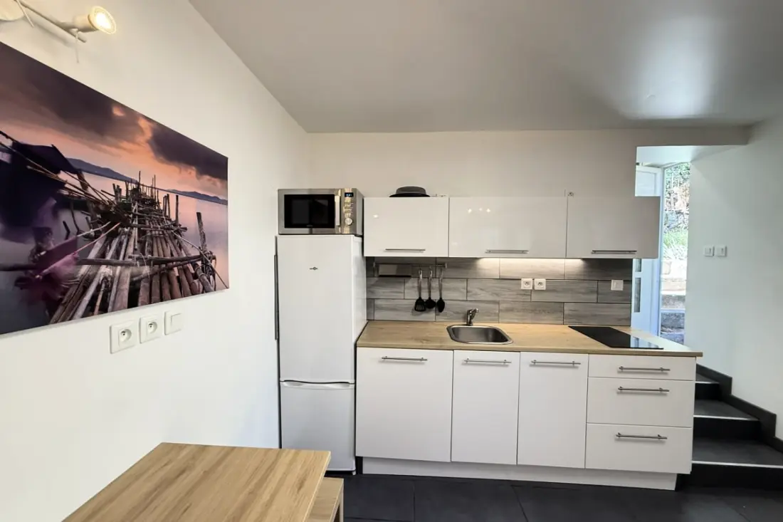 Studio Moderne, Climatisé, Avec Grande Terrasse - La Garde