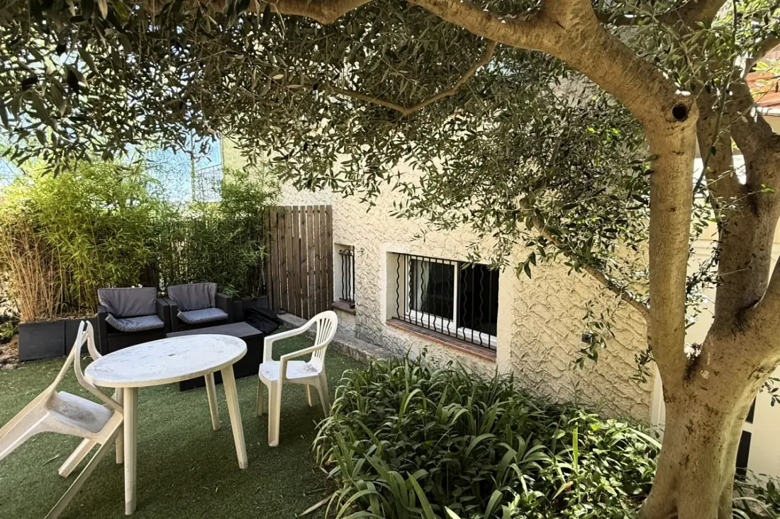 Studio Moderne, Climatisé, Avec Grande Terrasse - La Garde