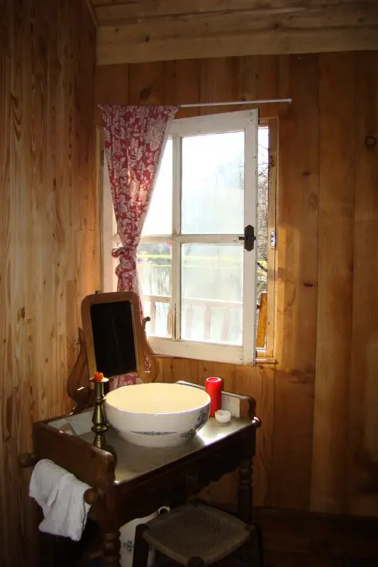 Gîte de France La cabane au bord de l'eau 2 épis
