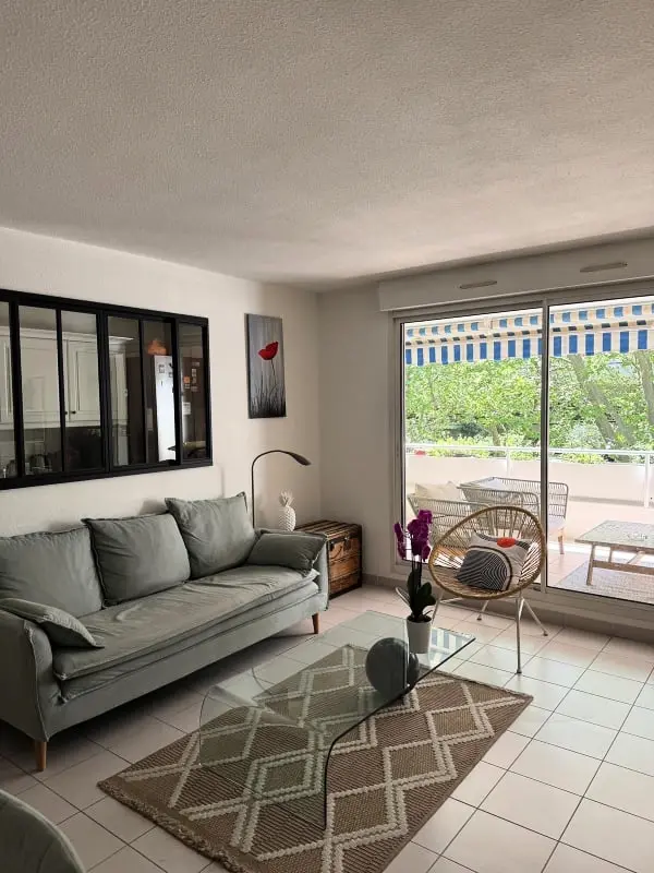 Spacieux T3 De 73 M² Avec Terrasse Et Garage Privé
