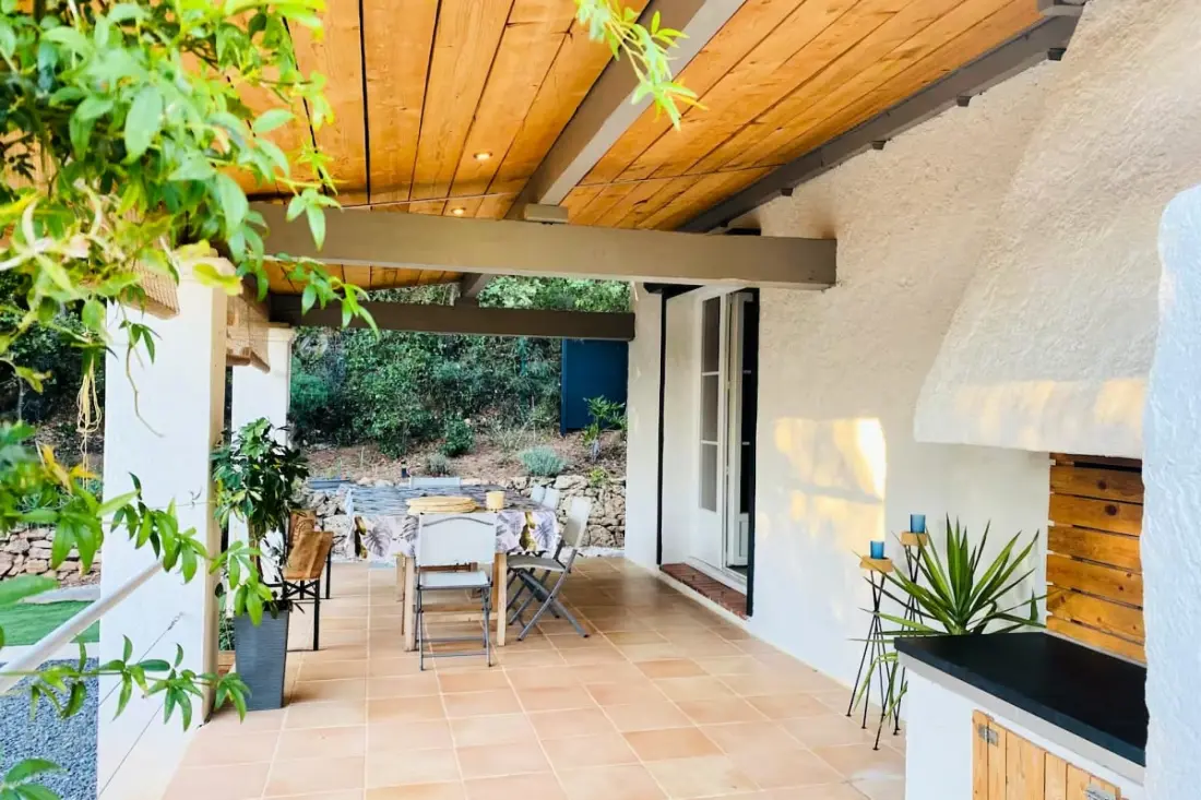 Villa Verdoyante – Charme Provençal, Jardin Arboré Et Piscine à La Motte