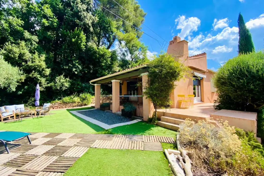 Villa Verdoyante – Charme Provençal, Jardin Arboré Et Piscine à La Motte