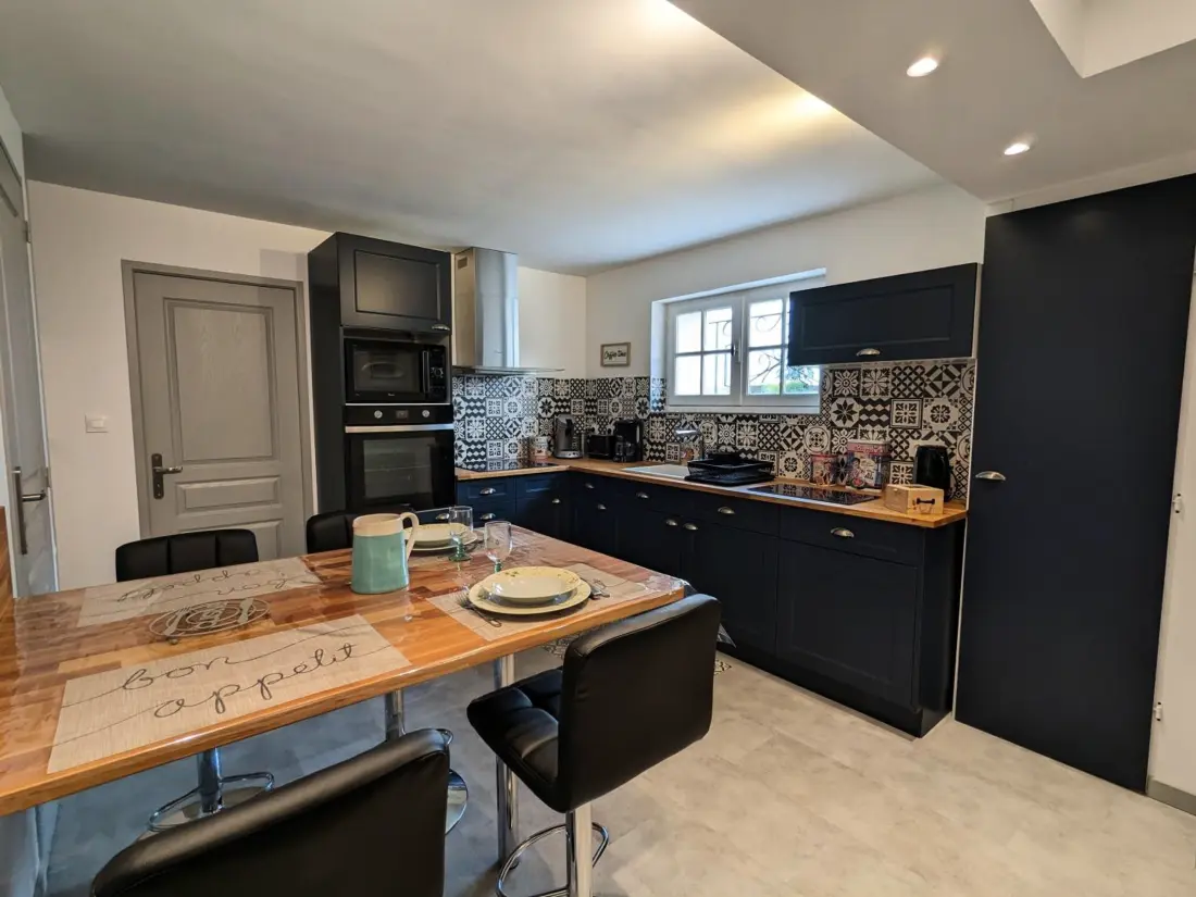 Maison de Vacances LA ROCHEFOUCAULD-EN-ANGOUMOIS 2