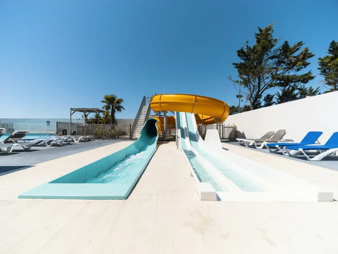 Camping Paradis Au Petit Port de l'Houmeau4 étoiles★★★★