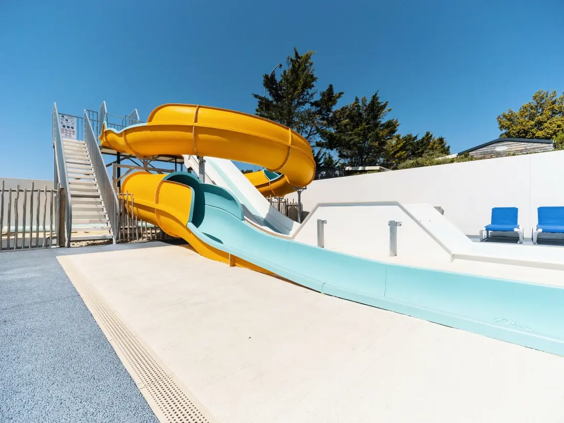 Camping Paradis Au Petit Port de l'Houmeau4 étoiles★★★★