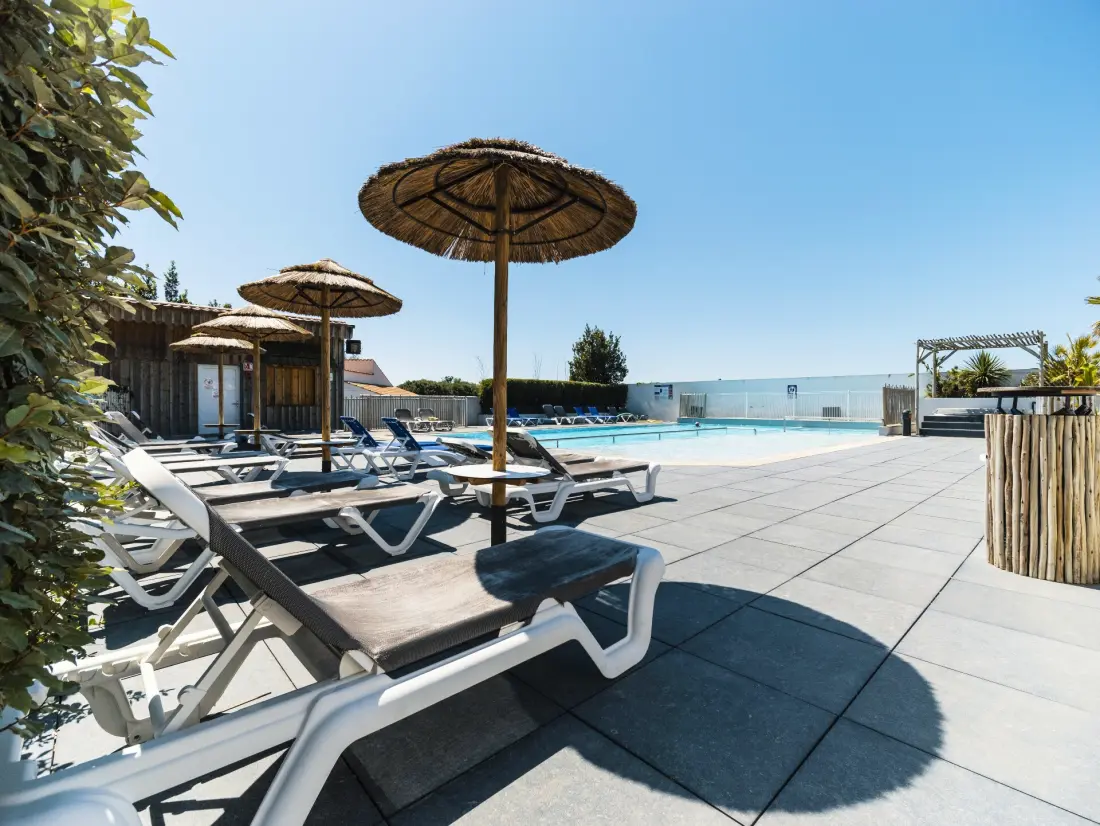 Camping Paradis Au Petit Port de l'Houmeau4 étoiles★★★★
