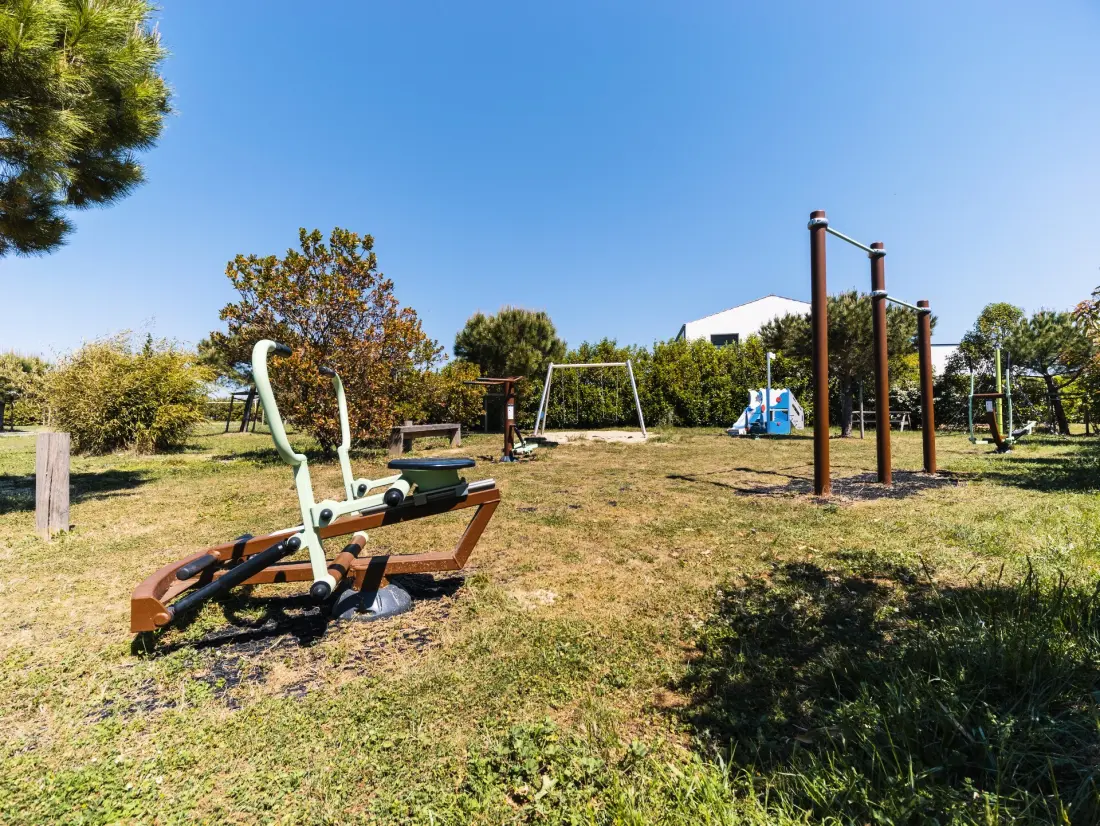 Camping Paradis Au Petit Port de l'Houmeau4 étoiles★★★★