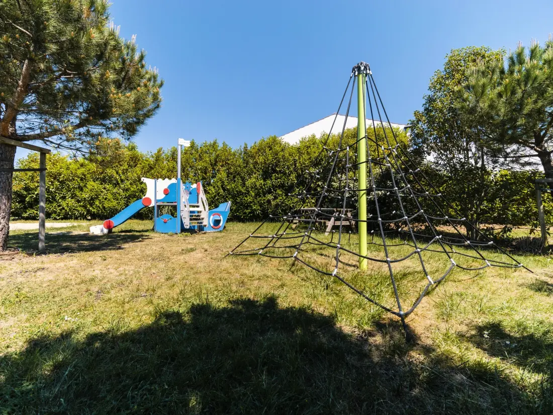 Camping Paradis Au Petit Port de l'Houmeau4 étoiles★★★★