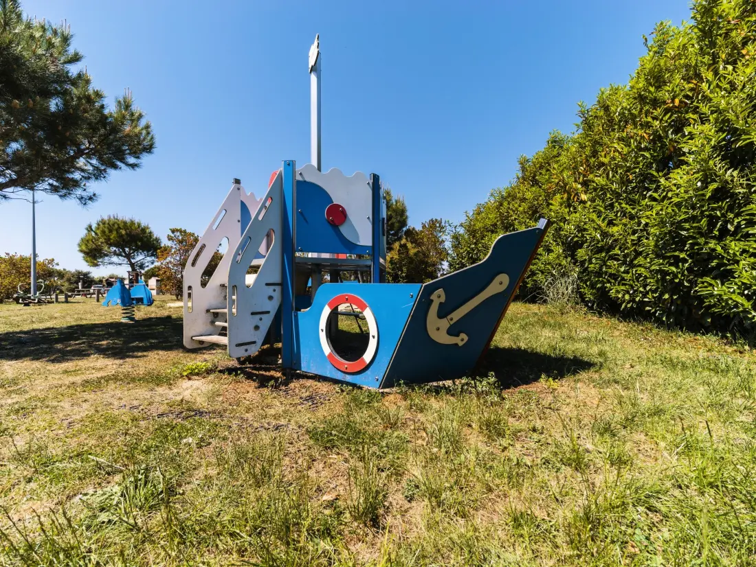 Camping Paradis Au Petit Port de l'Houmeau4 étoiles★★★★