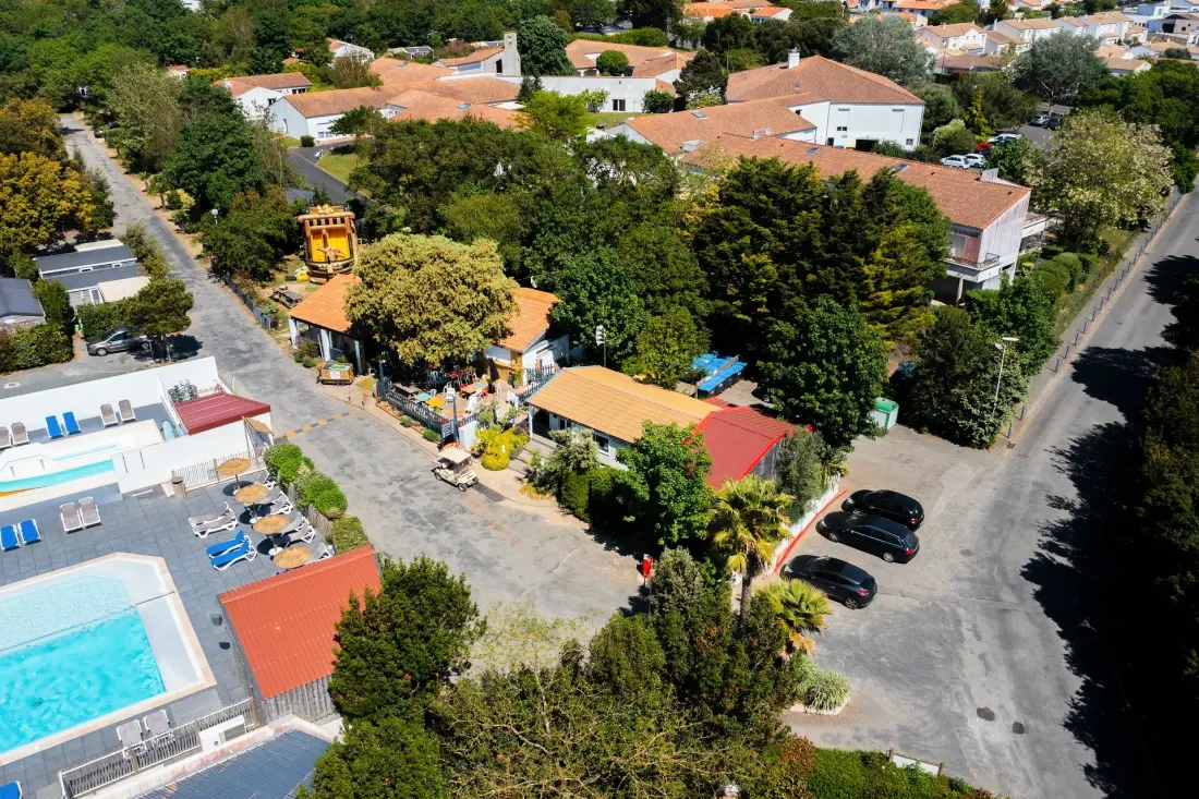 Camping Paradis Au Petit Port de l'Houmeau4 étoiles★★★★