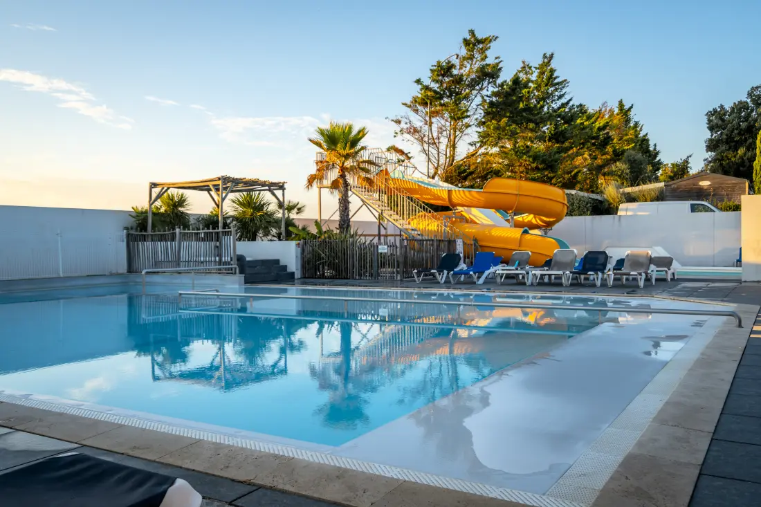 Camping Paradis Au Port de l'Houmeau 4 étoiles★★★★