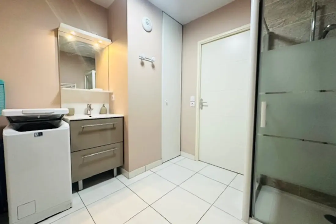 Appartement Au Calma Avec Terrasse.