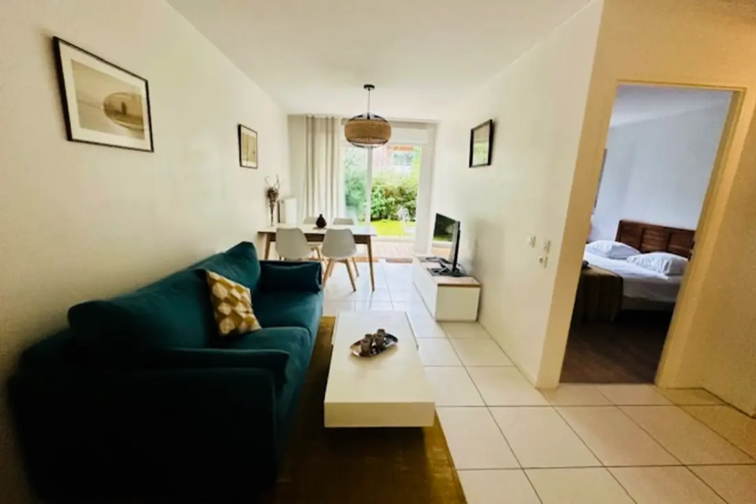 Appartement Au Calma Avec Terrasse.