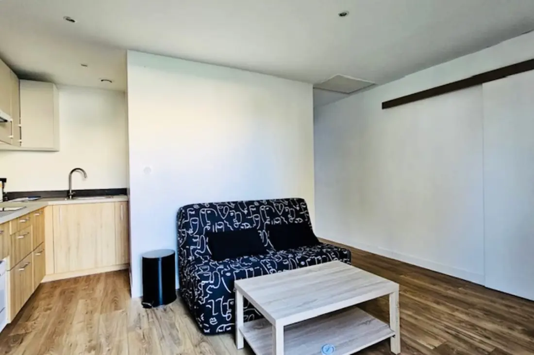 Appartement 2 Pièces Avec Jardin à La Rochelle