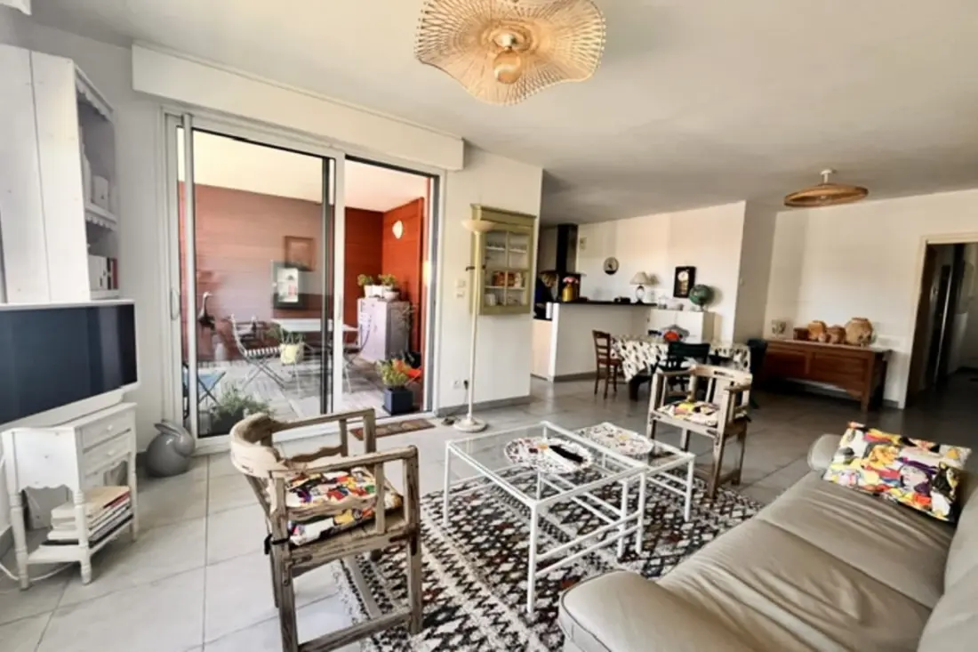 Appartement Avec Loggia Vue Chenal, Parking
