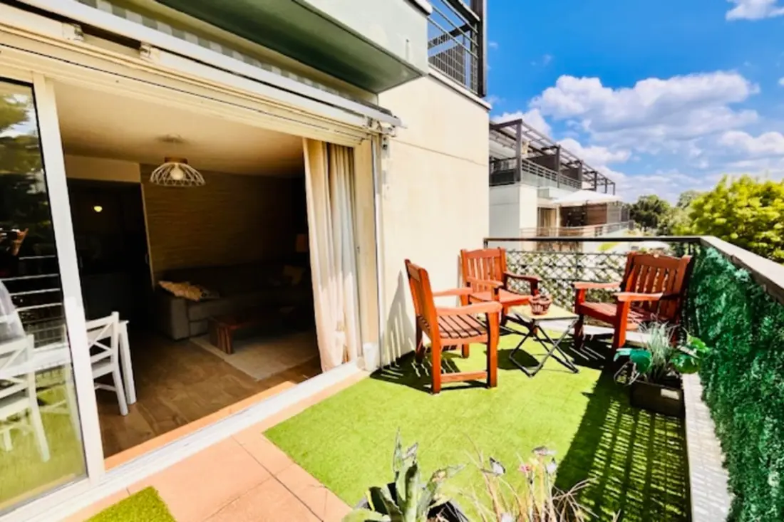 Appartement Avec Terrasse Et Piscine