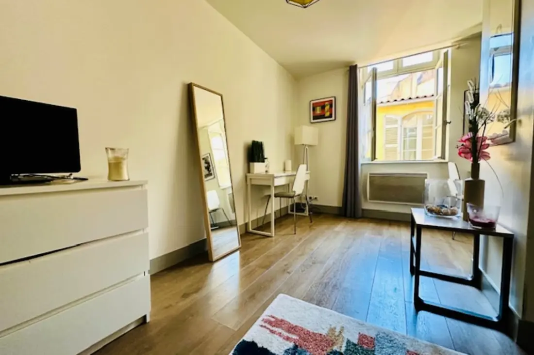 Beau Studio Proche Du Centre Ville