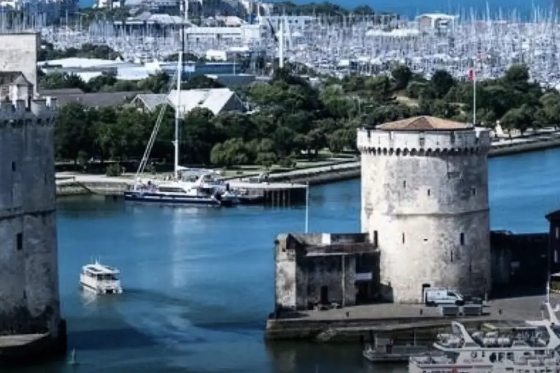 Maison Idéalement Située à La Rochelle