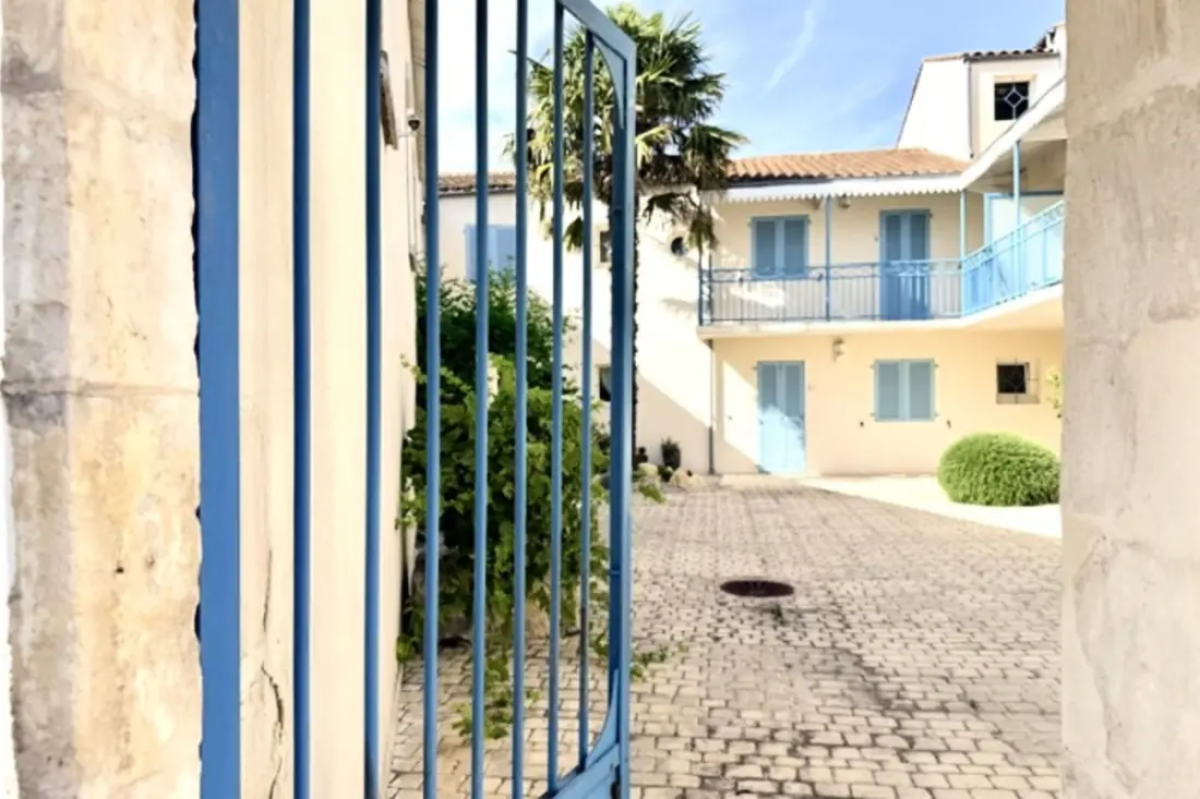 Appartement Plein De Charme à La Rochelle